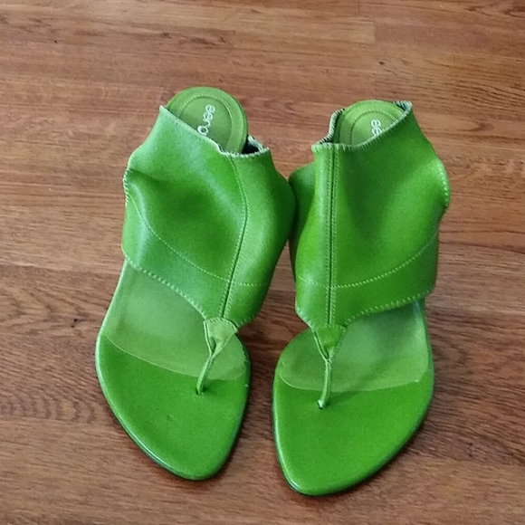 Sergio Rossi kiwi thong leather sandals - Picture 6 of 7